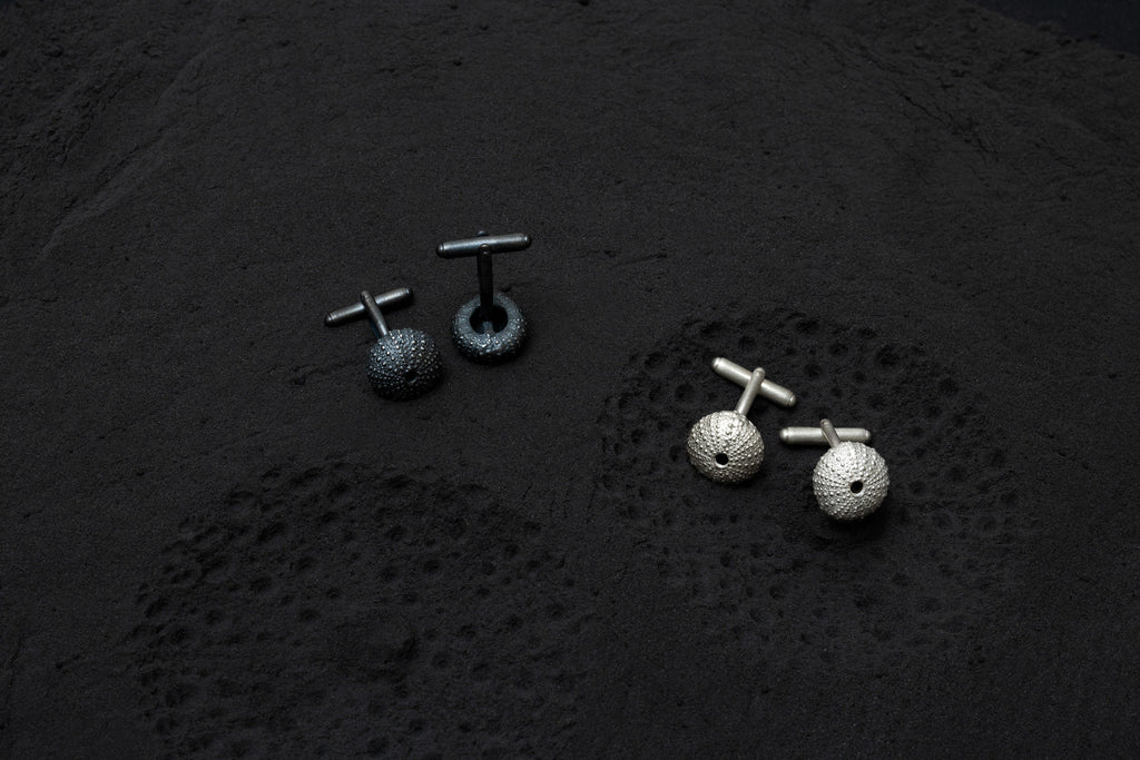 Anthracite and silver Ocean Cufflinks. Cirer, jewelry from the sea