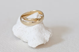 <tc>Wellige Polierte Organische Trauringe Set Gold</tc>