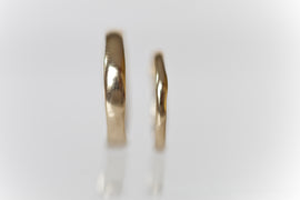 <tc>Wellige Polierte Organische Trauringe Set Gold</tc>