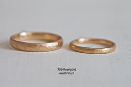<tc>Klassische Gold Trauringe Set Matt mit Hammerschlag</tc>