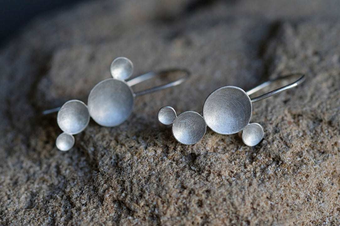<transcy>Dewdrops Silber
 Ohrringe hängend</transcy>